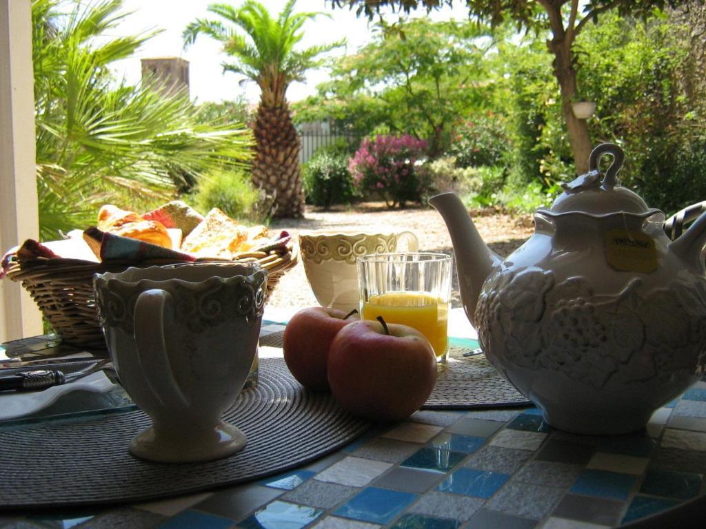 La Maison Des Palmiers Homps  Dış mekan fotoğraf
