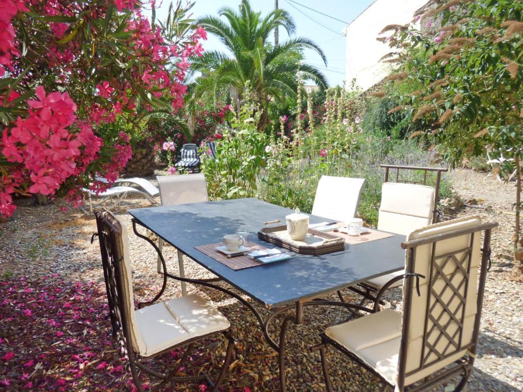 La Maison Des Palmiers Homps  Dış mekan fotoğraf
