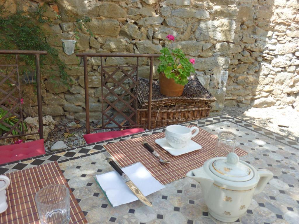 La Maison Des Palmiers Homps  Dış mekan fotoğraf