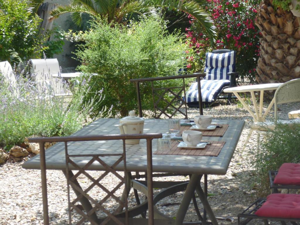 La Maison Des Palmiers Homps  Dış mekan fotoğraf